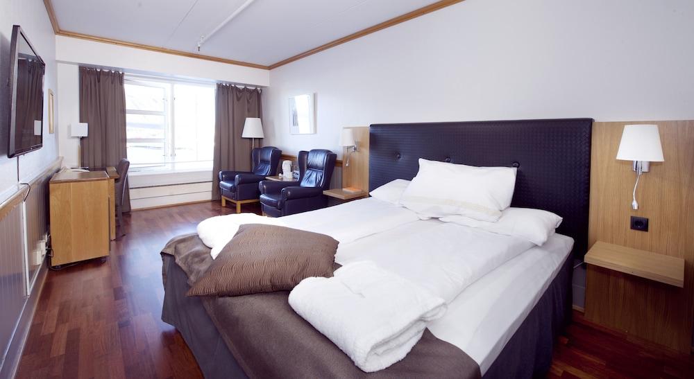 Hotel With 4*