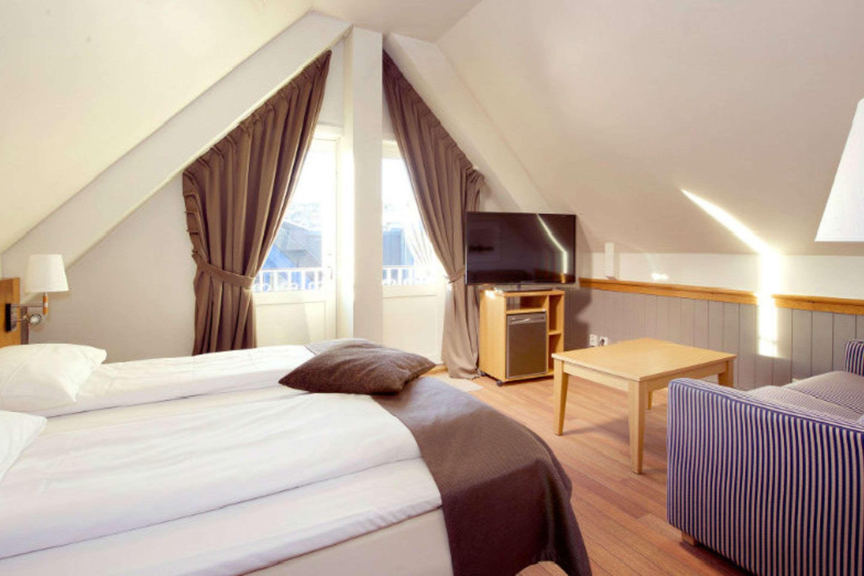 With Hotel 4*