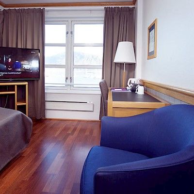 Hotel With 4*