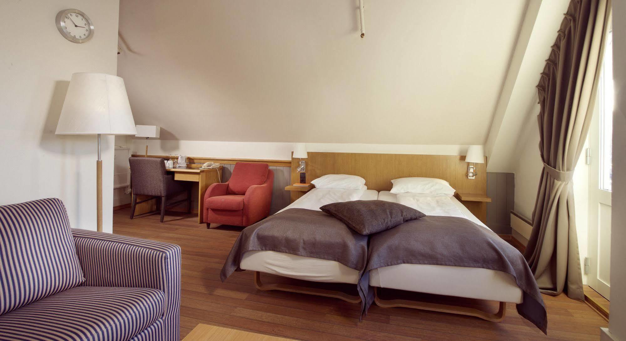 With Hotel 4*